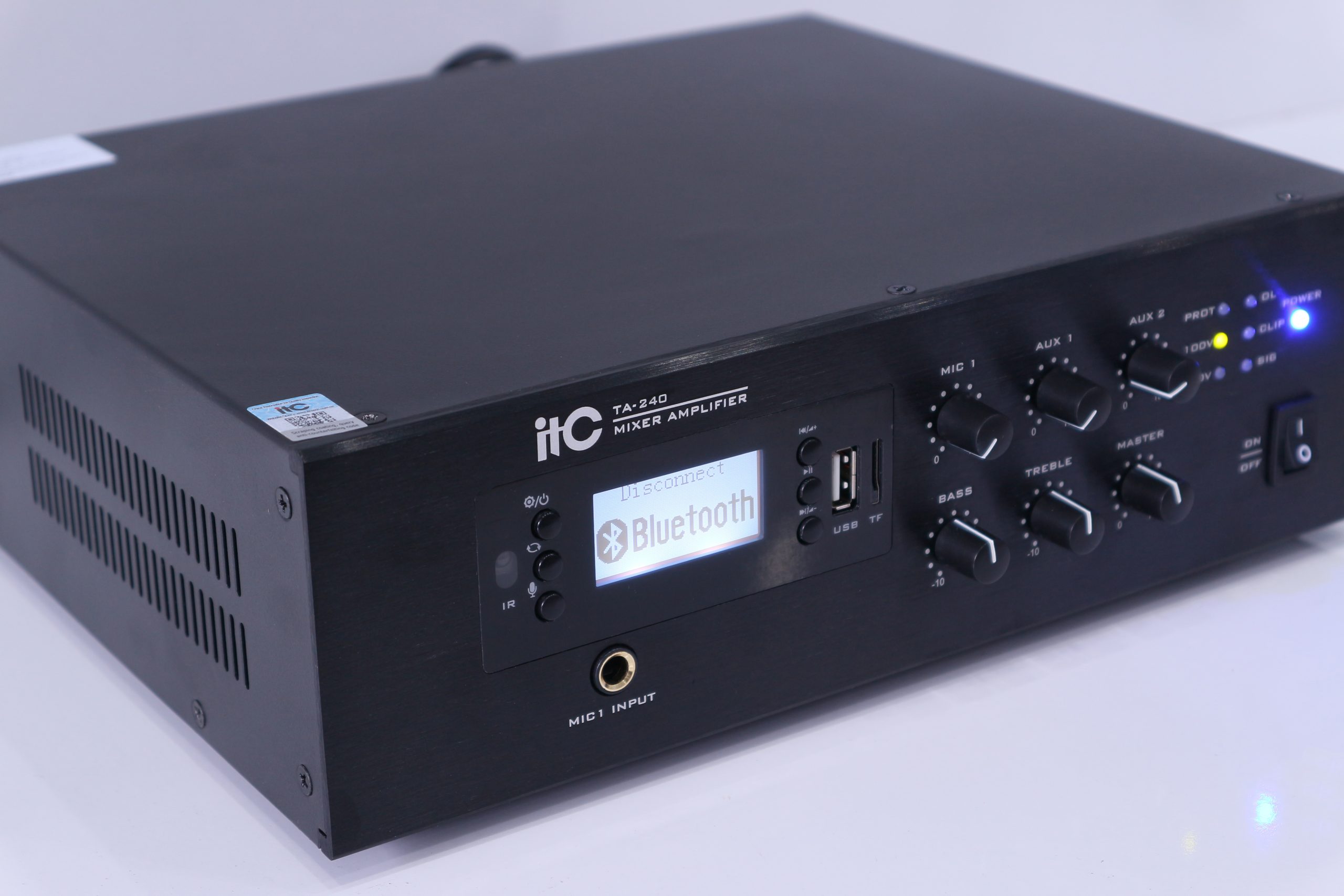 Amply ITC TA 240 còn được trang bị các khe thẻ SD, TF, USB