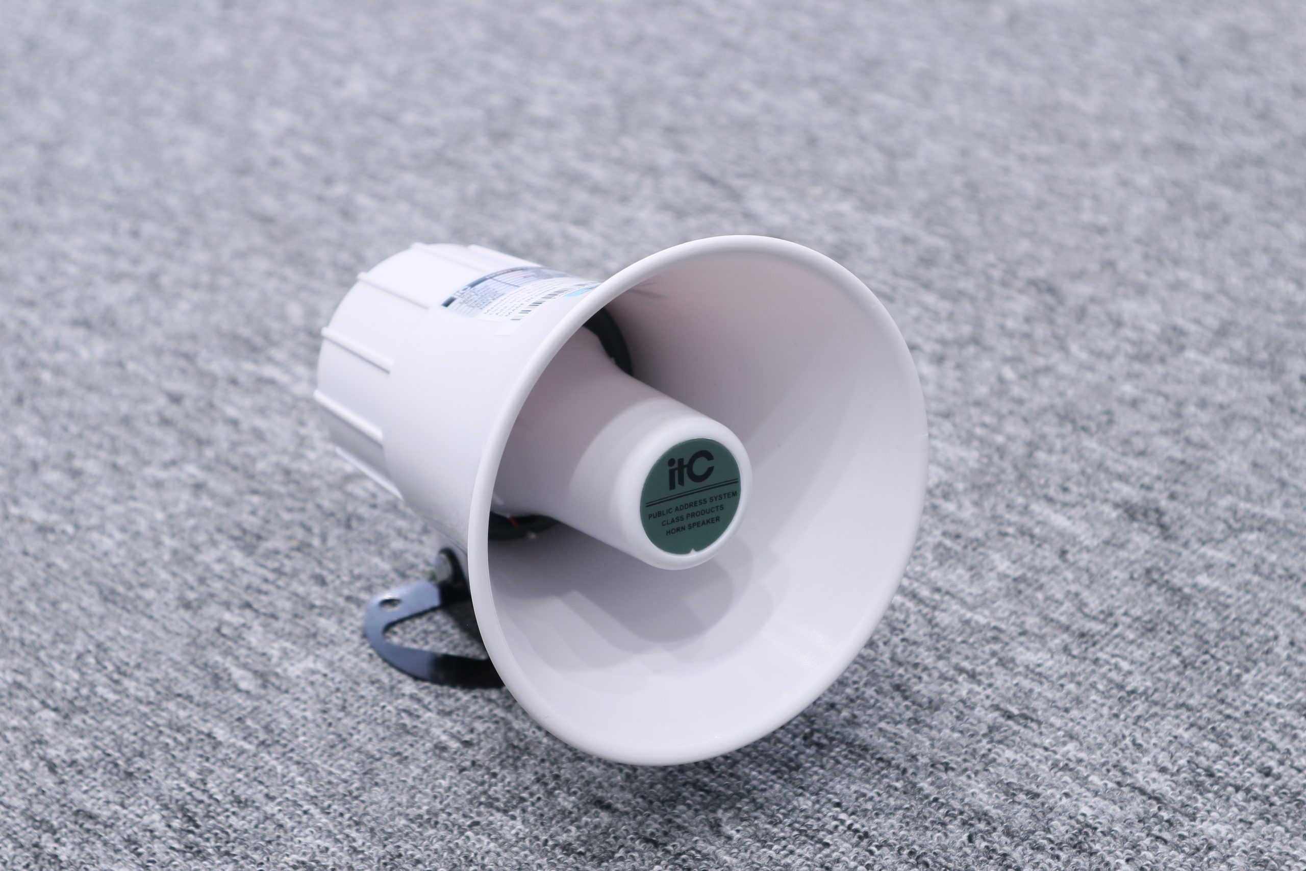 ITC KS710 cho ra âm thanh với đầy đủ dải âm với chất âm mạnh mẽ, uy lực, chắc chắn