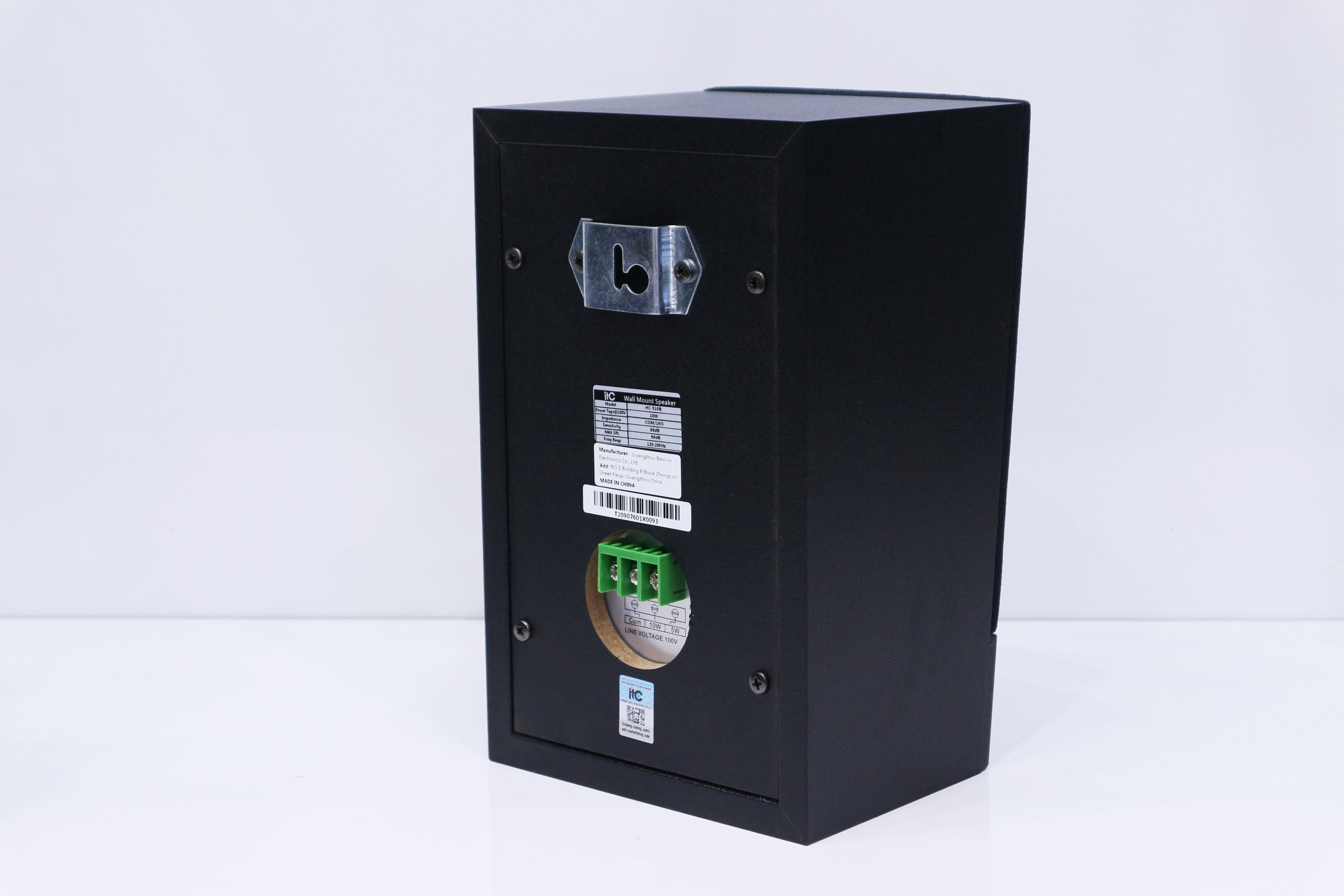 Mặt sau là các cổng điều chỉnh âm thanh đã được cài đặt sẵn Mặt sau là các cổng điều chỉnh âm thanh đã được cài đặt sẵn
